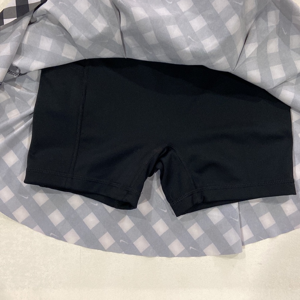 Nike Black and White Checkered Skort - Picture 3 of 4